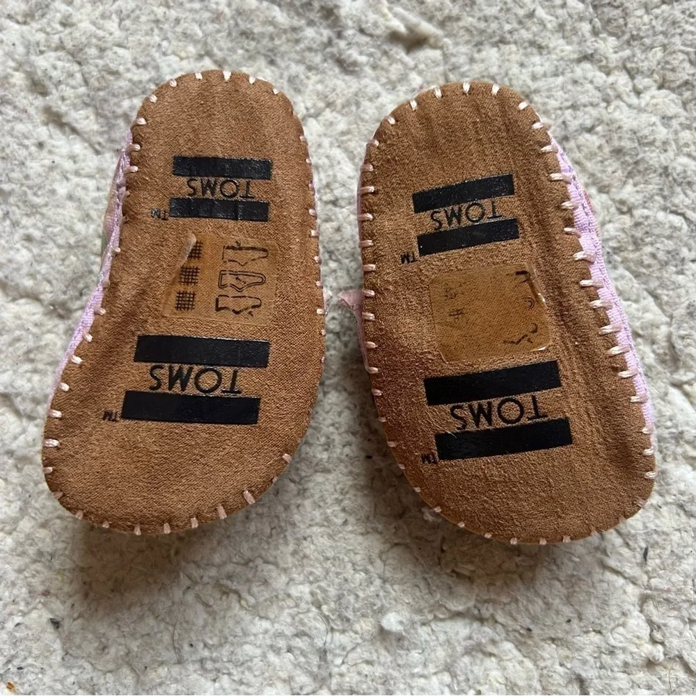 Toms Baby Pink, Purple, Teal, Tan Ice Cream Soft Sole Velcro Closure Shoes Sz 2